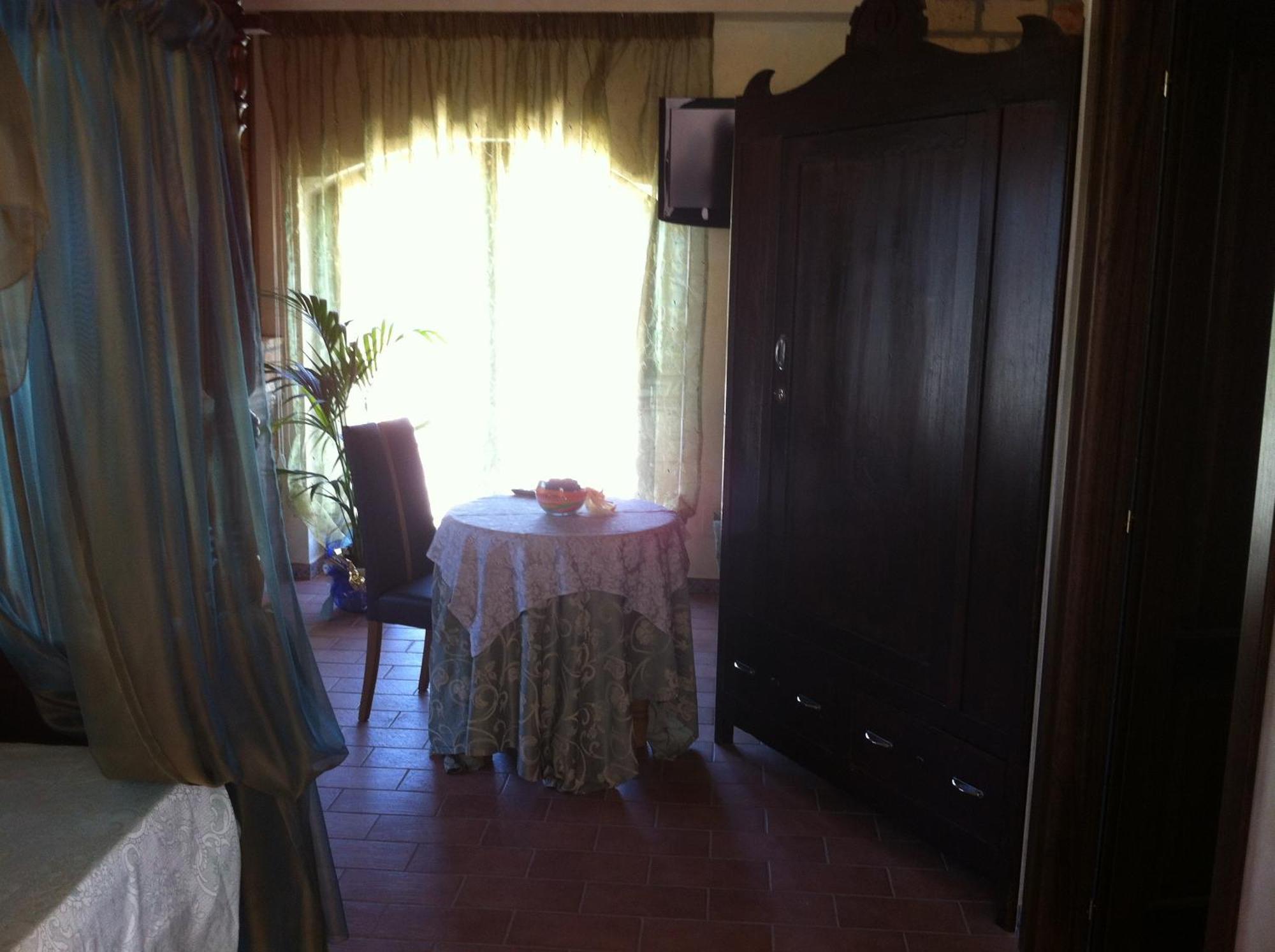 Hotel Il Feudo Dei Pierleoni Celano Pokój zdjęcie