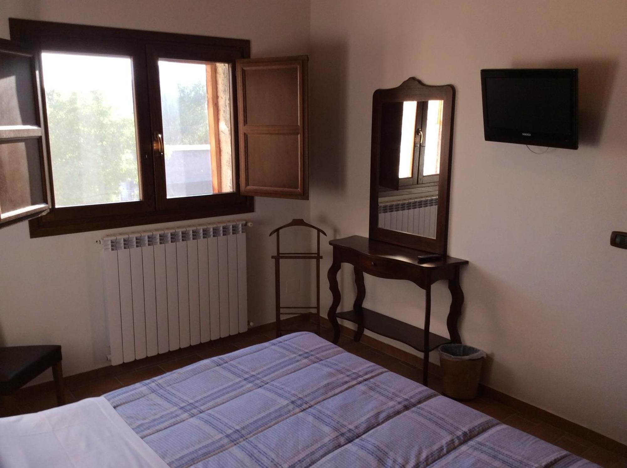Hotel Il Feudo Dei Pierleoni Celano Pokój zdjęcie